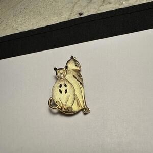 Signed Torino Kitty Cats Brooch Pin Gold Tone Metal